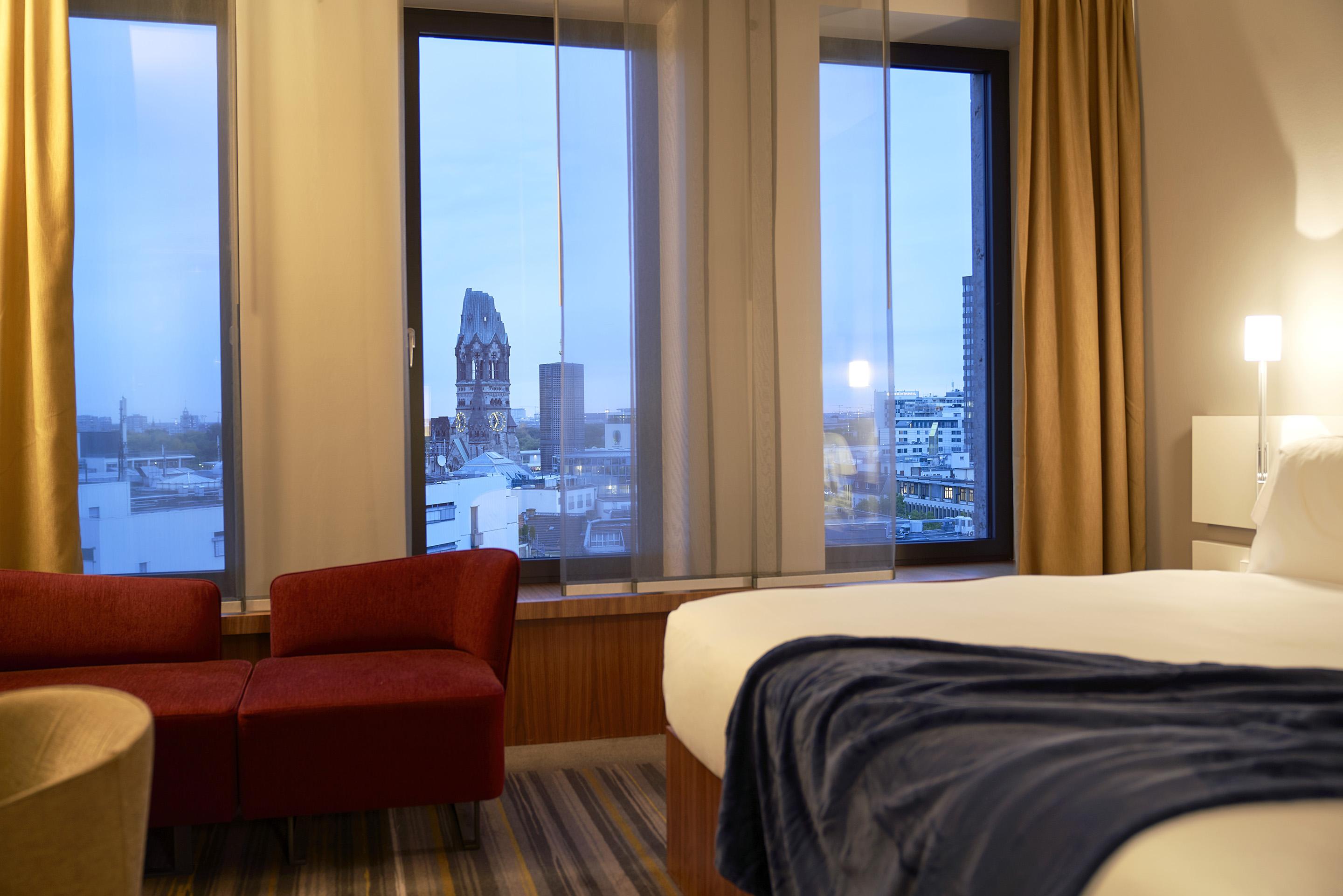 Dorint Kurfuerstendamm Berlin Exterior photo A room at the hotel