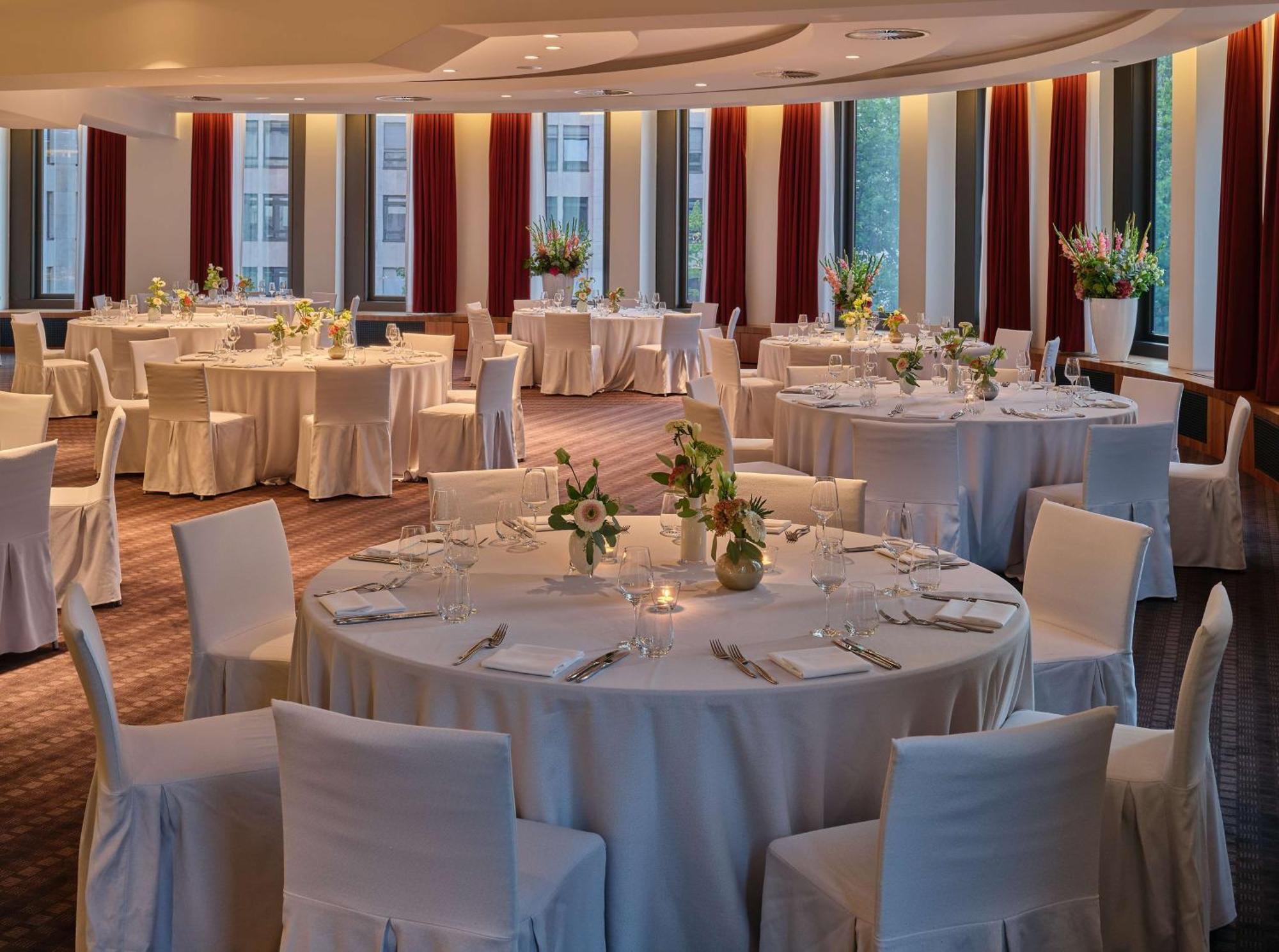 Dorint Kurfuerstendamm Berlin Exterior photo The ballroom