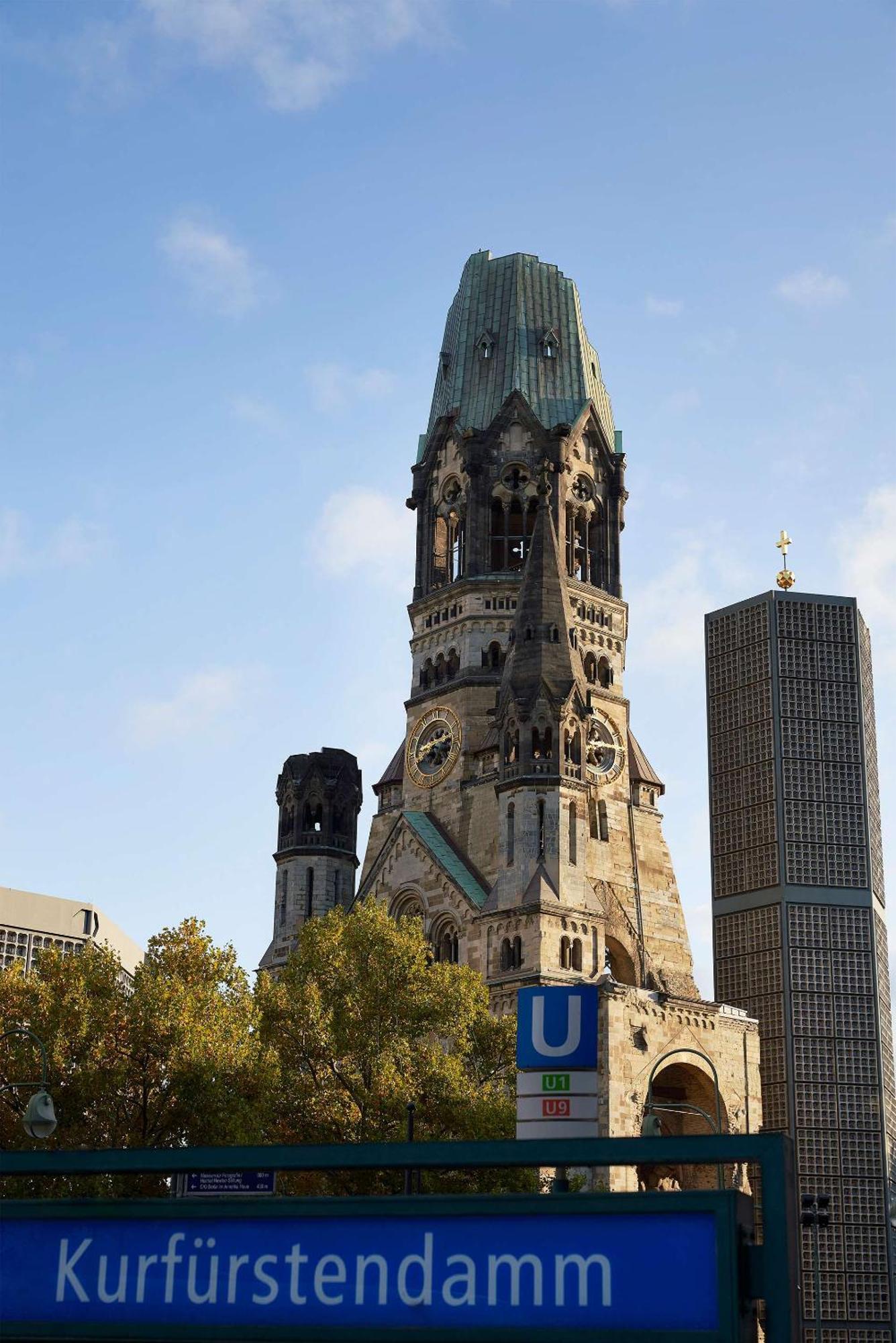Dorint Kurfuerstendamm Berlin Exterior photo The Kaiser-Wilhelm-Gedächtniskirche in Berlin